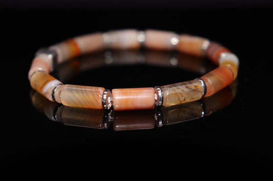 Agate bracelet lifestyle photo for emotional balance and vitality energy, sacred protection stone accessory for daily spiritual wellbeing